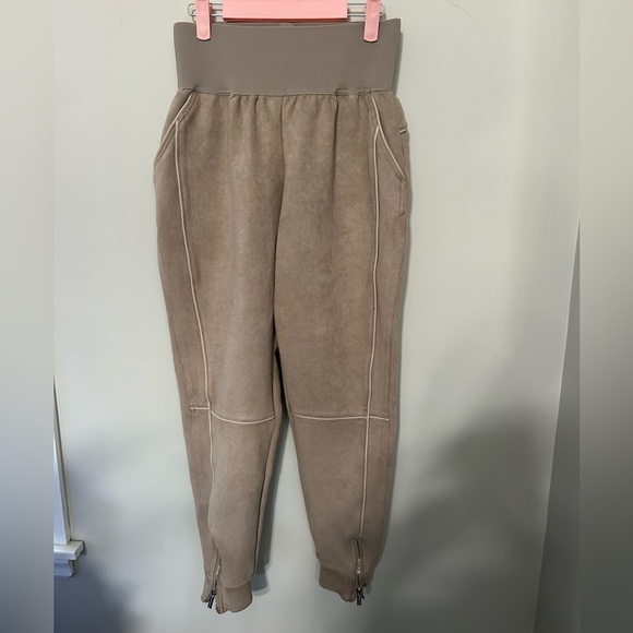 MANIÈRE DE VOIR JOGGERS VEGAN SUEDE WITH ZIPPER AT THE ANKLE - Picture 2 of 5